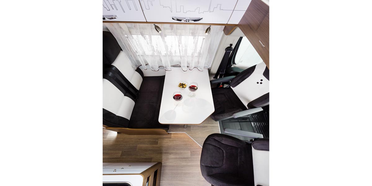 Bravia Van Swan 599 Edition  Sitzplatze